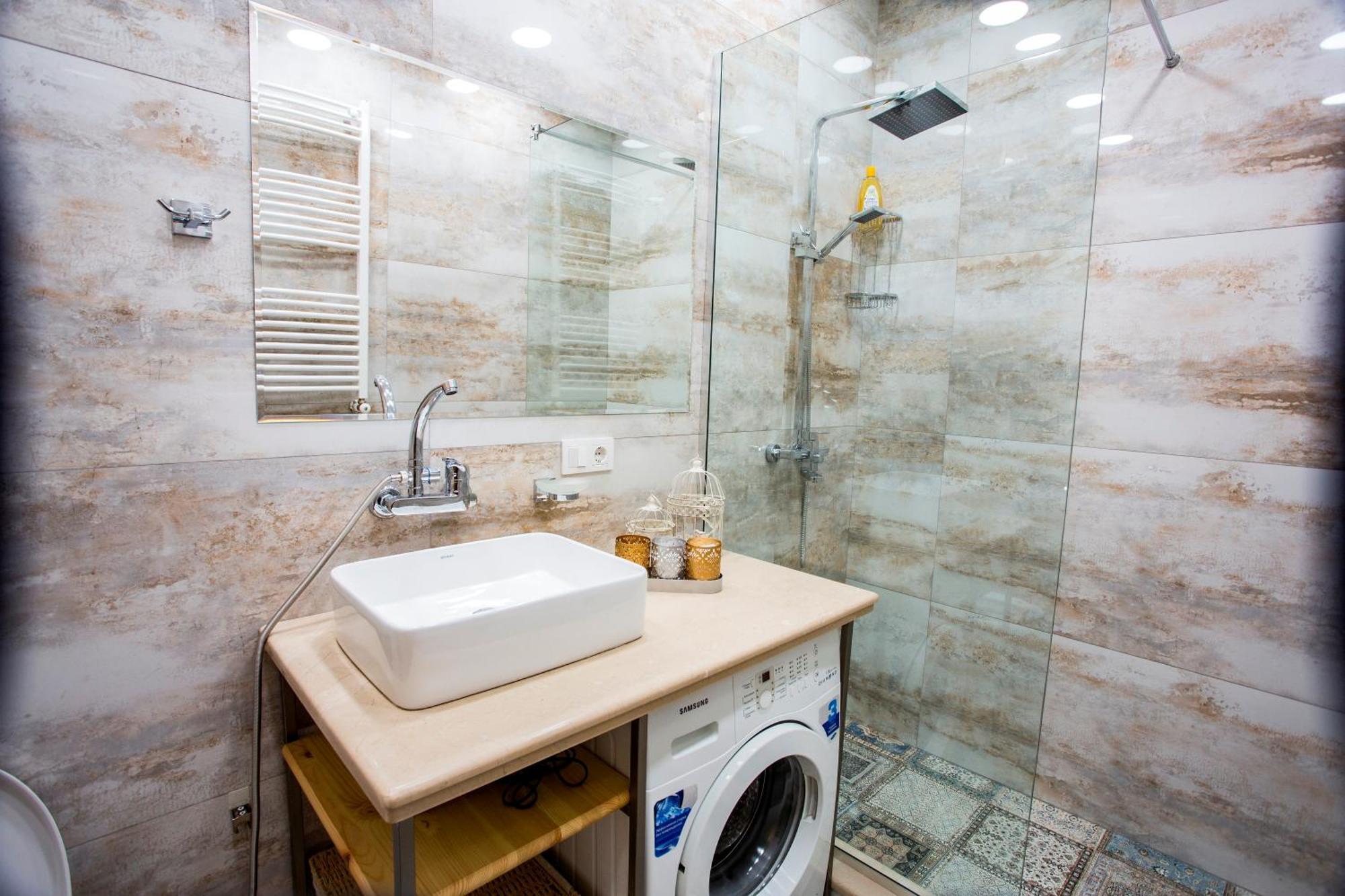 Yellow Apartment In Avlabari Tbilisi Eksteriør billede