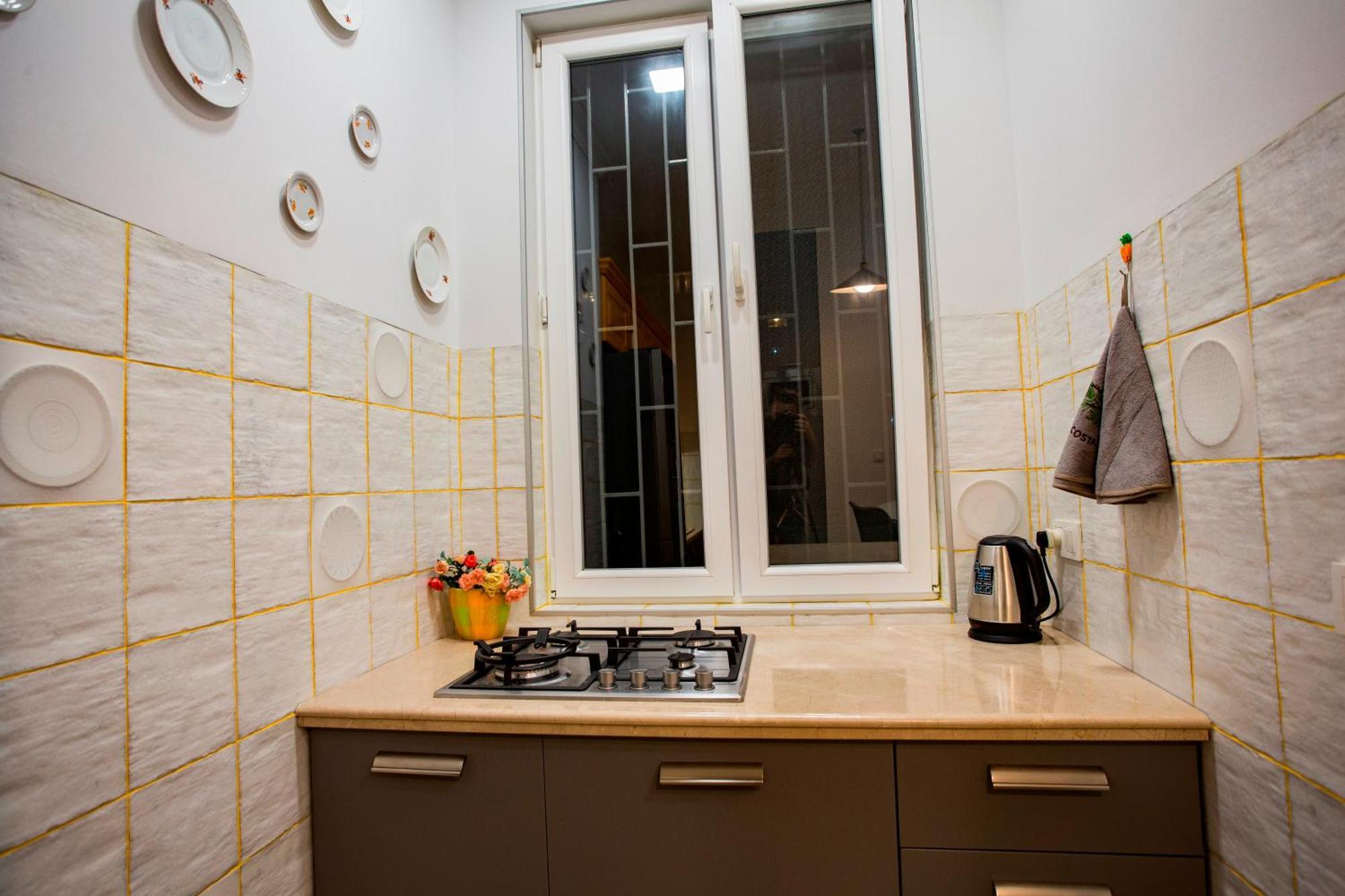 Yellow Apartment In Avlabari Tbilisi Eksteriør billede